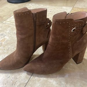 The cutest brown suede boots- excellent condition